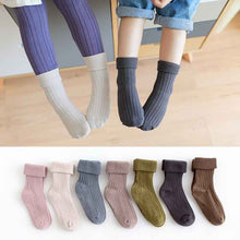 Load image into Gallery viewer, week socks for boys and girls