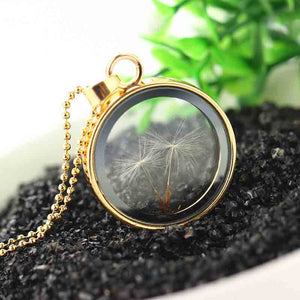 Fashionable and elegant locket necklace for men and women