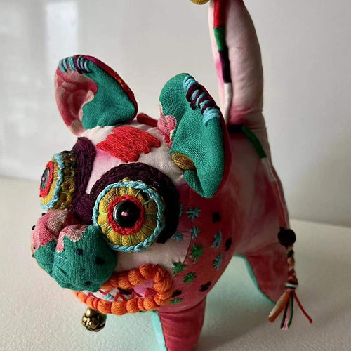 Chinese traditional handcrafted embroidery spotted dog 