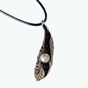 Pearl Fish pendant necklace for women girls creative handmade gift
