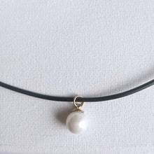 Load image into Gallery viewer, Webbing/Leather Pearl Choker