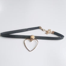 Load image into Gallery viewer, Big Heart Leather Choker