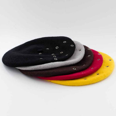 Women wool beret with rivet