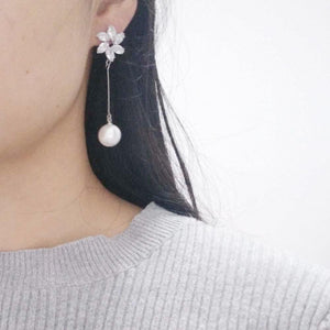 Beautiful and fashionable earrings for parties, dating