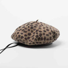 Load image into Gallery viewer, fashionable leopard wool beret for women