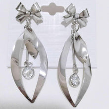 Load image into Gallery viewer, Bow Leaf Earrings