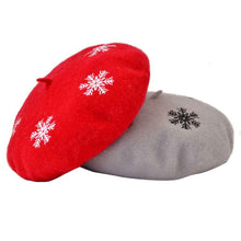 Load image into Gallery viewer, Wool beret with snow