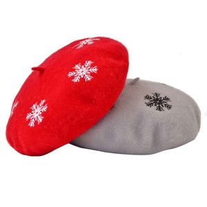 Wool beret with snow